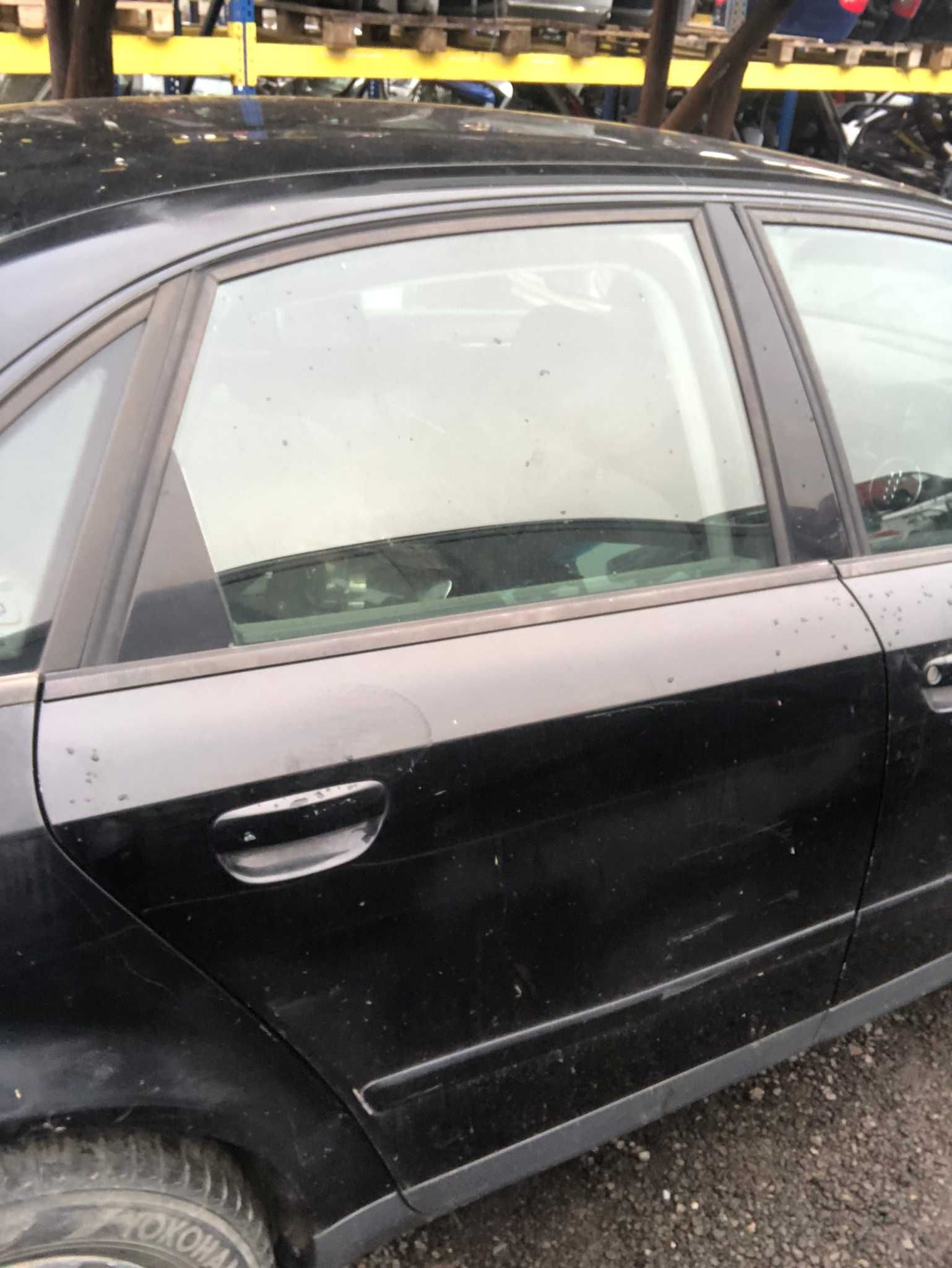 Dezmembrez Audi A4 B6 1.9 TDi an 2003 cod motor AWX