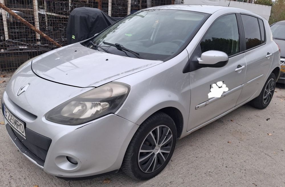 Dezmembrez renault clio 3