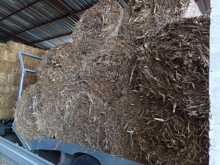 Baloți de tulei, tocătură și de paie