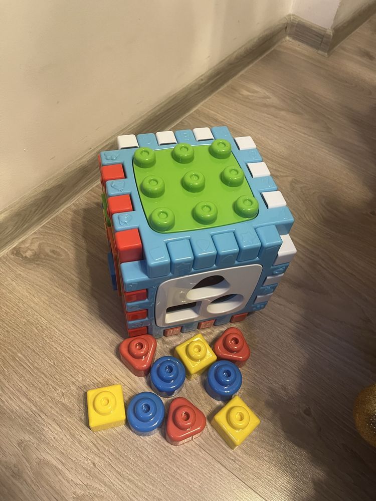Jucarie Educativa Cub cu Activitati