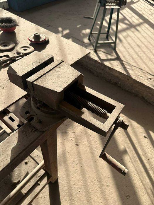 Svarka uchun uskunalar sotiladi.