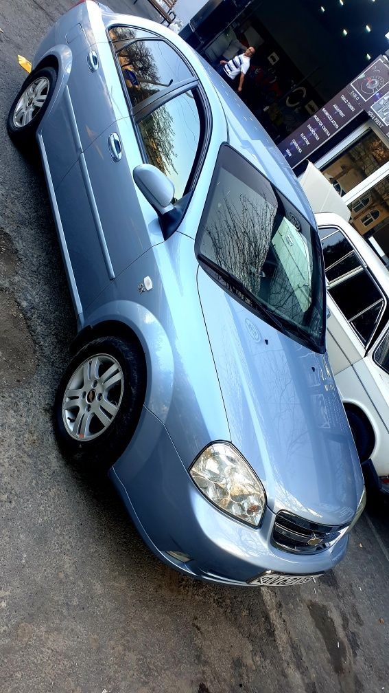 Lasetti 1.8 sotilad
