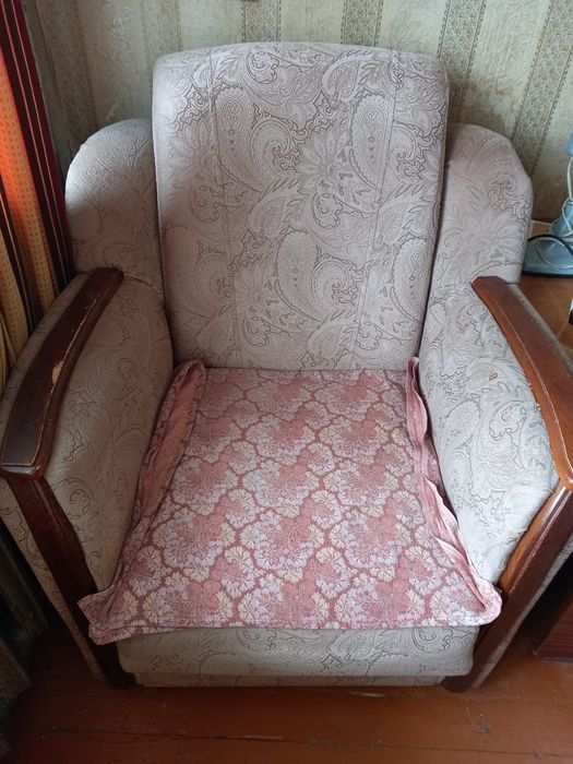 Два кресла по 5 тыс.каждое