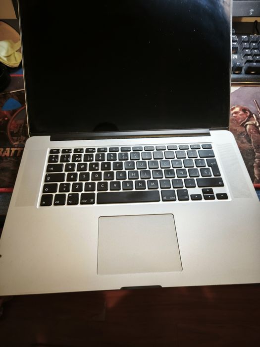 Macbook pro 15 inch mid 2015 i7 Atenție citiți anunțul!!!