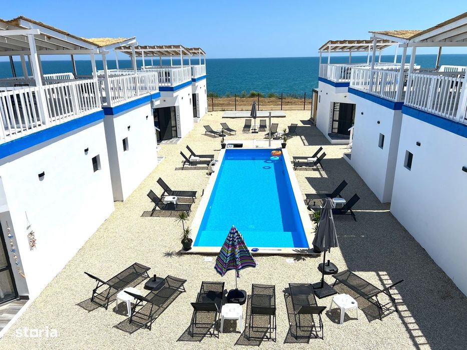 10 Casute Greek Bungalows , Piscina, la Malul Marii, Afacere la Cheie