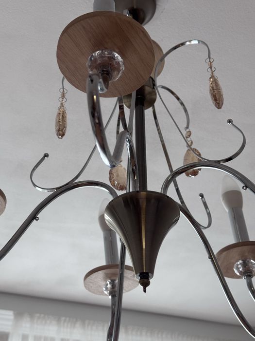 Продам люстру