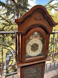 Голям часовник-старинен с махало