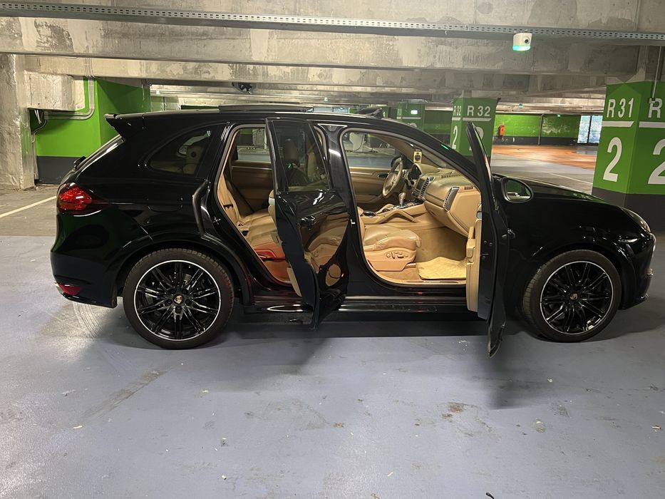 Porsche Cayenne GTS  Panoramic 245CP