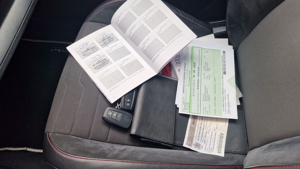 Toyota corolla 2.0 hibrid premium prețul include TVA deductibil