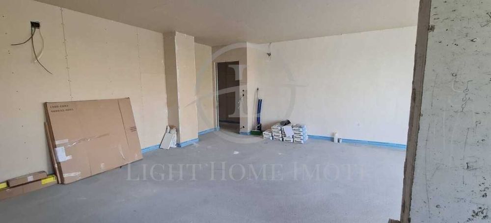 Продава се Четиристаен апартамент в Пловдив, Христо Смирненски - 178 кв.м за 1720 €/кв.м - Снимка #2