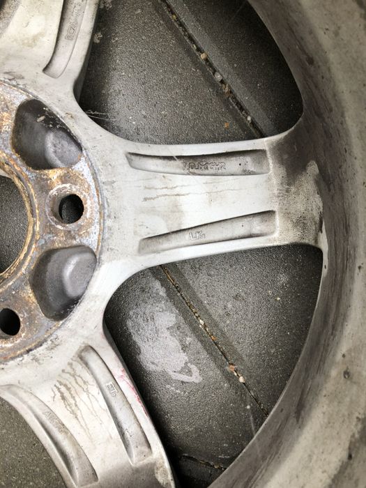 Vand jante 16” de Volvo cu cauciucuri iarna