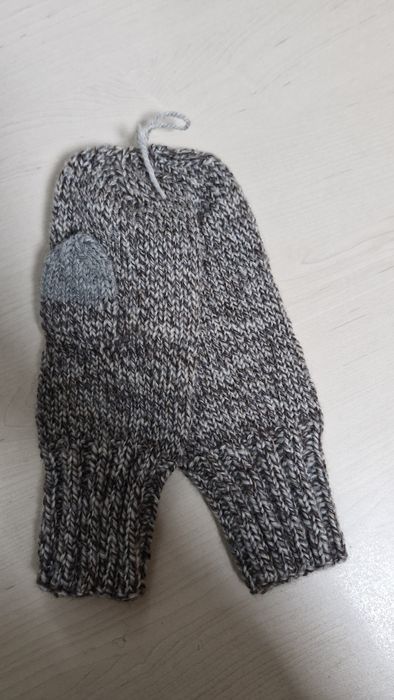 Set.sosete si manusi tricotate