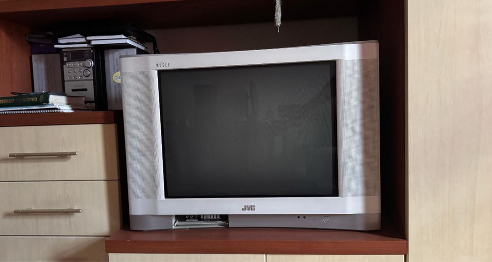 Продам телевизор JVC