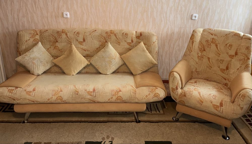 Срочно продам Диван и 2 кресла б/у