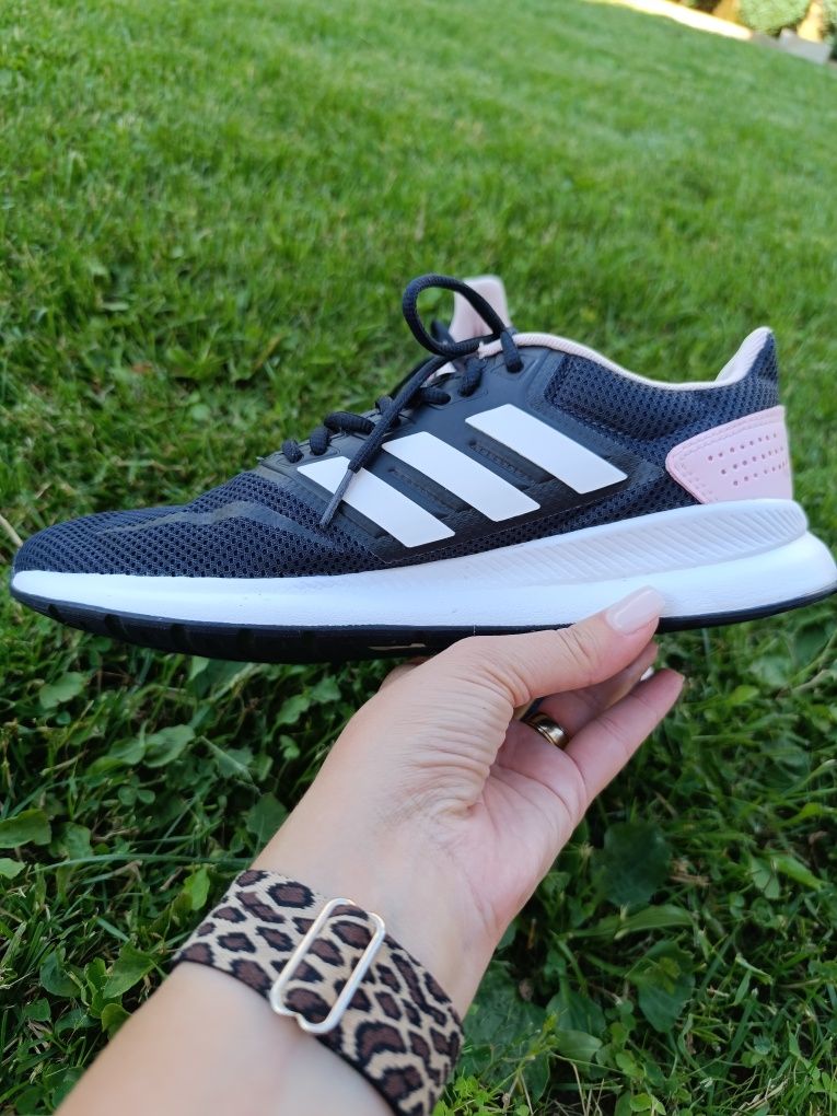 Маратонки Adidas 40 2/3 номер