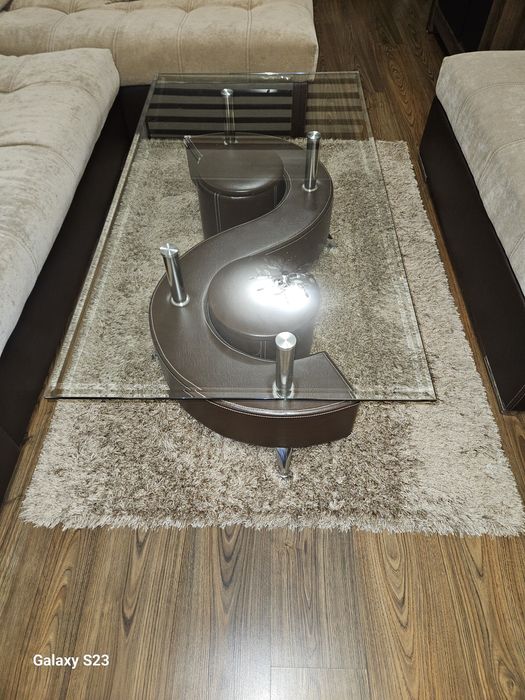 Продавам холна маса