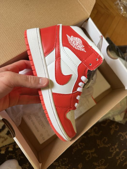 Jordan 1 Mid Syracuse, marimea 37, 39, citeste descrierea