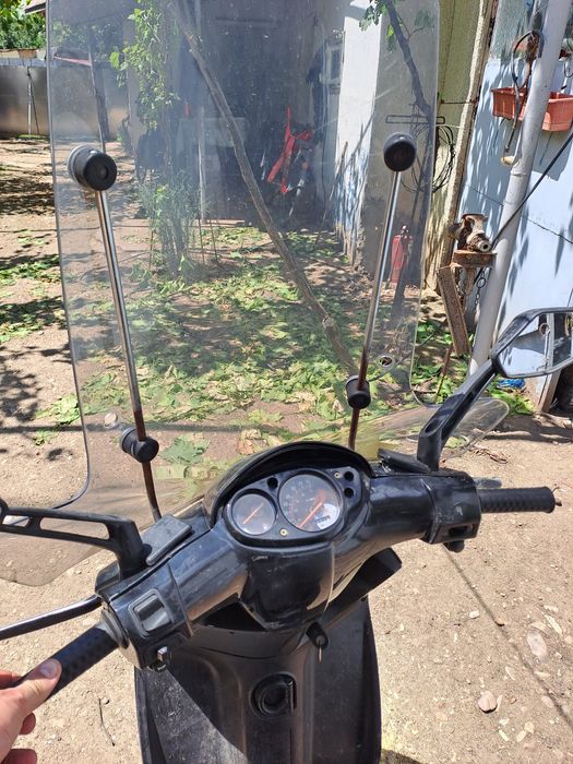 scuter Aprilia 49 cm³ cu actele la zi