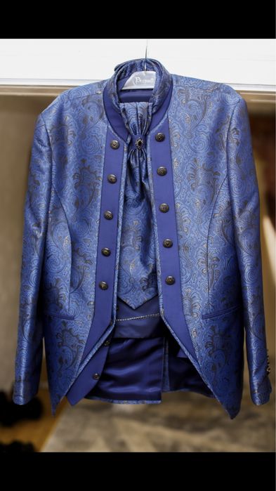 Vând costum de mire / ocazie