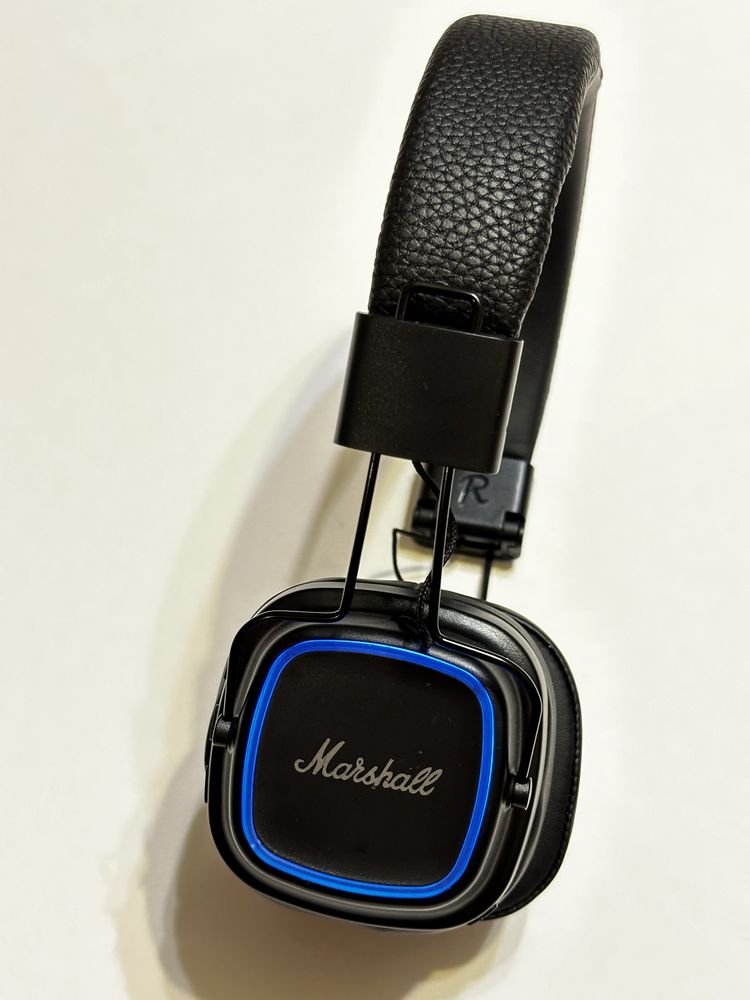 Беспроводные наушники Marshall Major IV