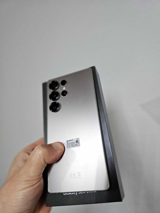 Samsung Galaxy S25 ultra 1 Tb nou la cutie.