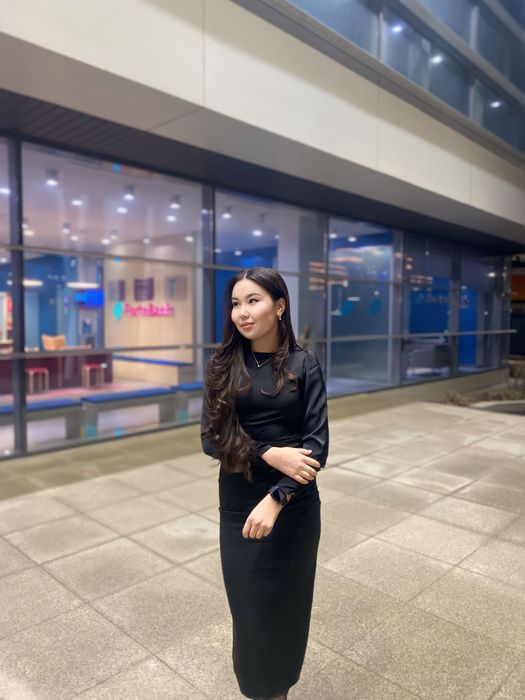 Қара түсті көйлек сатылады