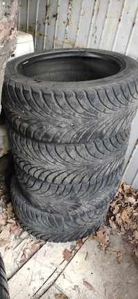 Anvelope de iarnă Goodyear 235/45/R17