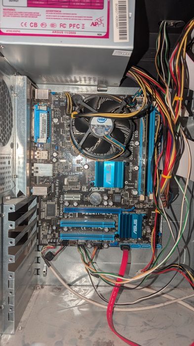 Дънна платка и кейд Asus P5G41T-MLX Intel Core 2 Extreme 4GB Ram QX670