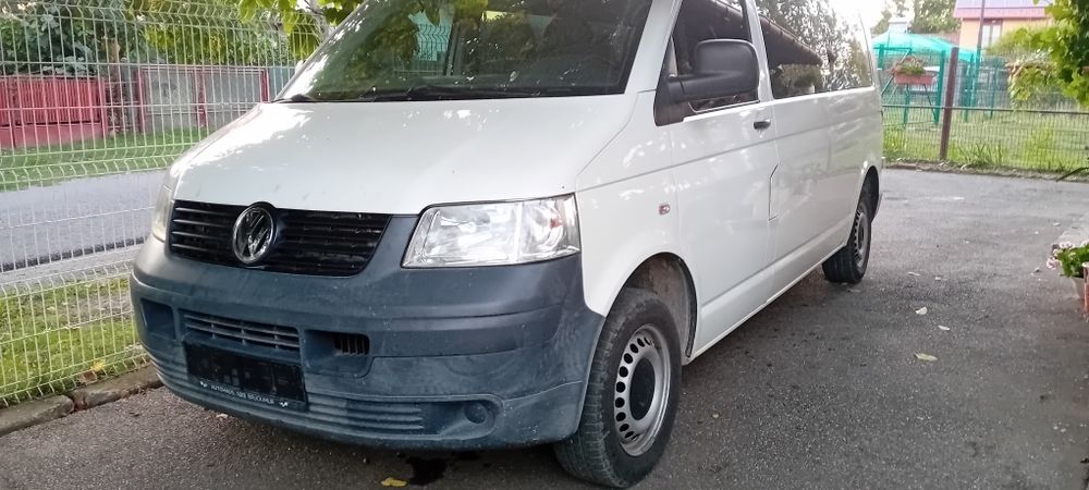 Volksvagen transporter 9 locuri