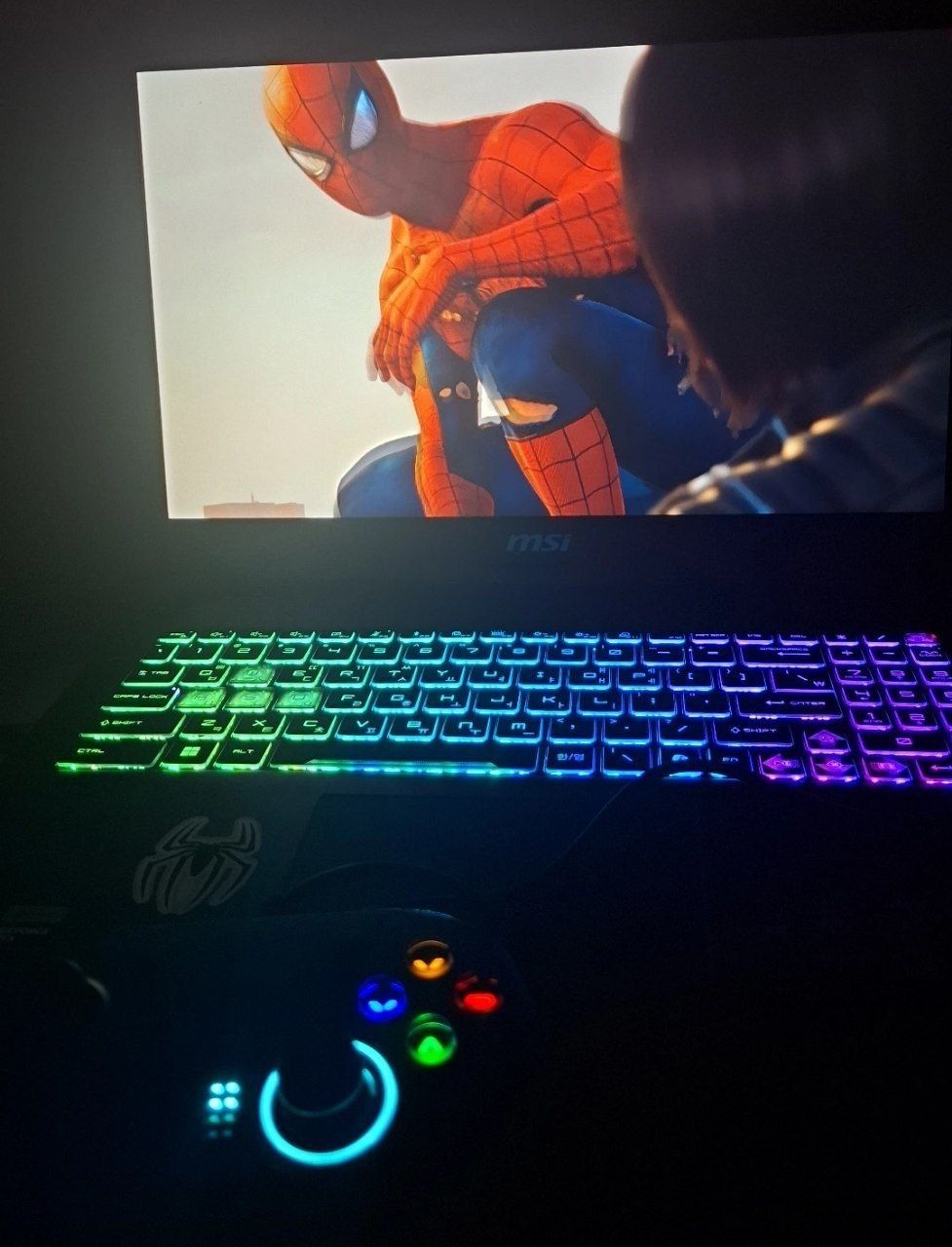 Thunderbot G30 shadow steel + Dualshock 4 (ps4)