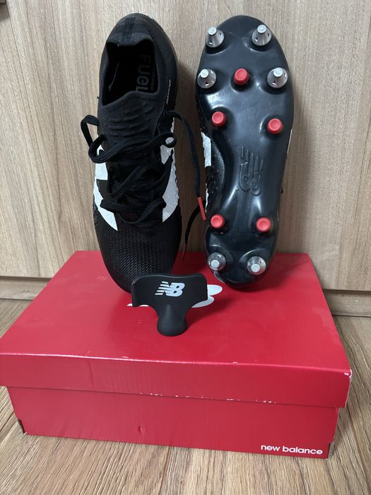 Ghete de fotbal New Balance nr 38