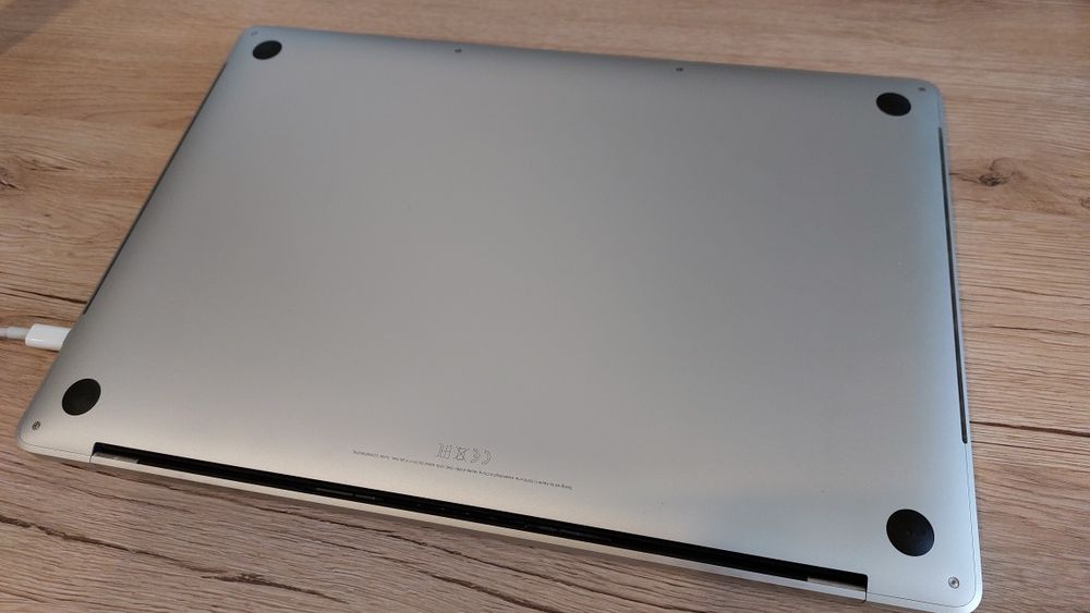 Apple Macbook Pro 15, 2018, Intel i7, 16gb ram, 256gb SSD