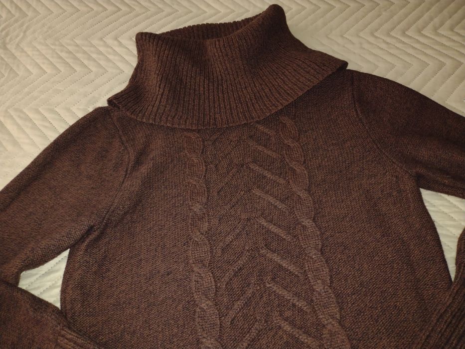 Топъл мекичък пуловер тип (рокля) +колан подарък произведен в БГ.