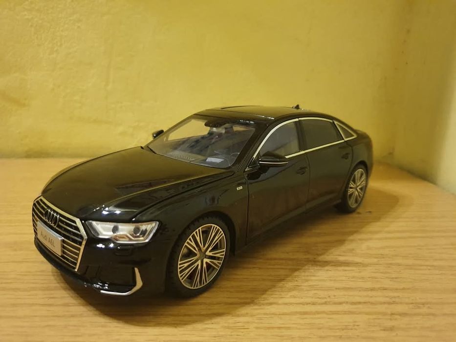 Macheta NOUA scara 1:18 Rolls Royce si Audi A6.