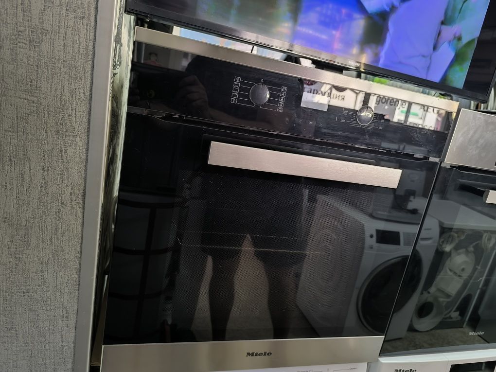 Фурна Miele H2661-B 76литра.