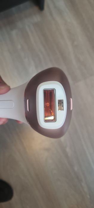 Фотоепилатор Philips lumea Bri977/00