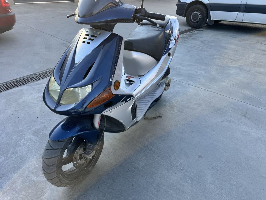 Vand scuter 49 cc Derbi Predator in stare perfecta de functionare