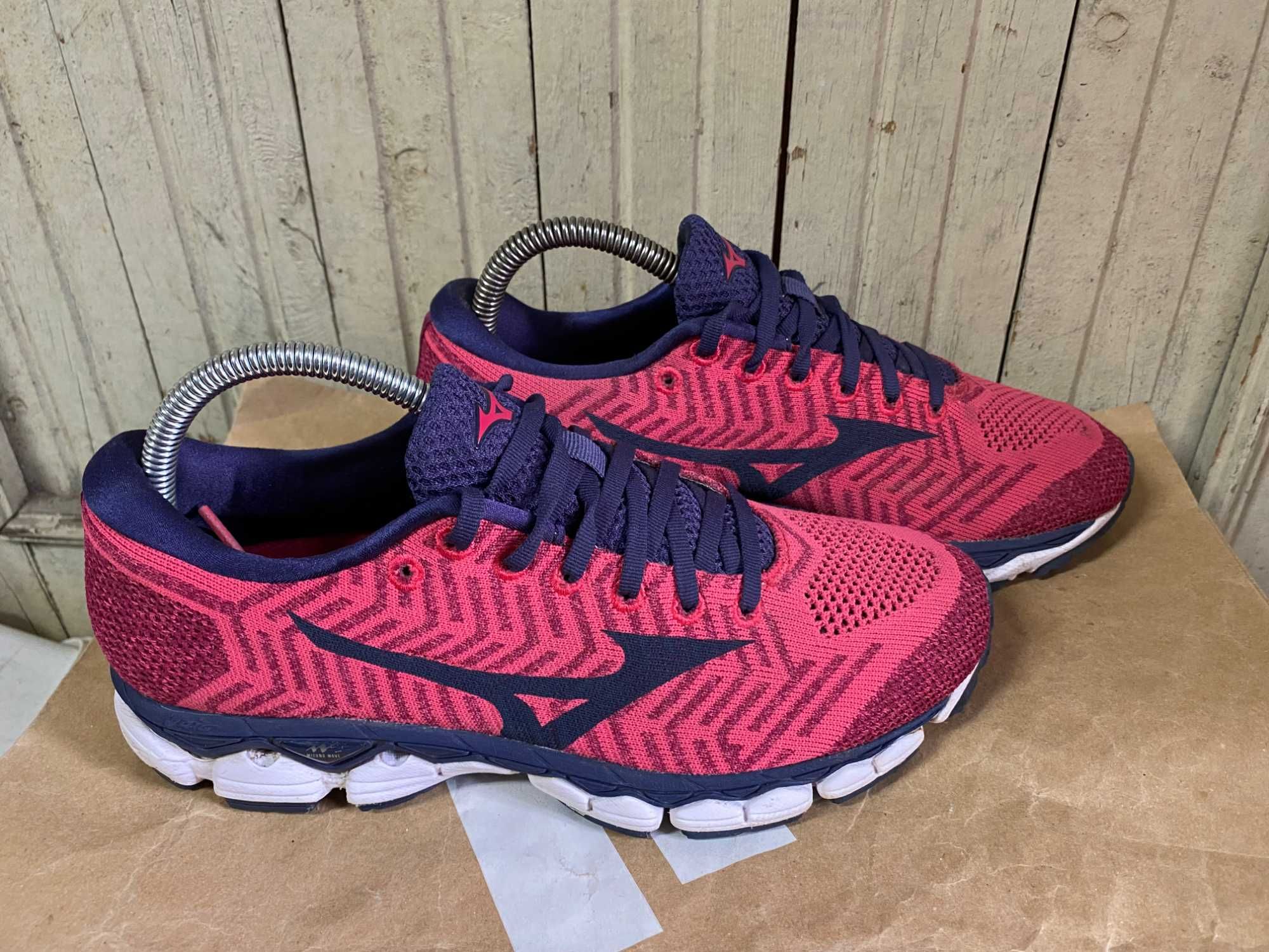 ''Mizuno Waveknit S1''оригинални маратонки 40 номер