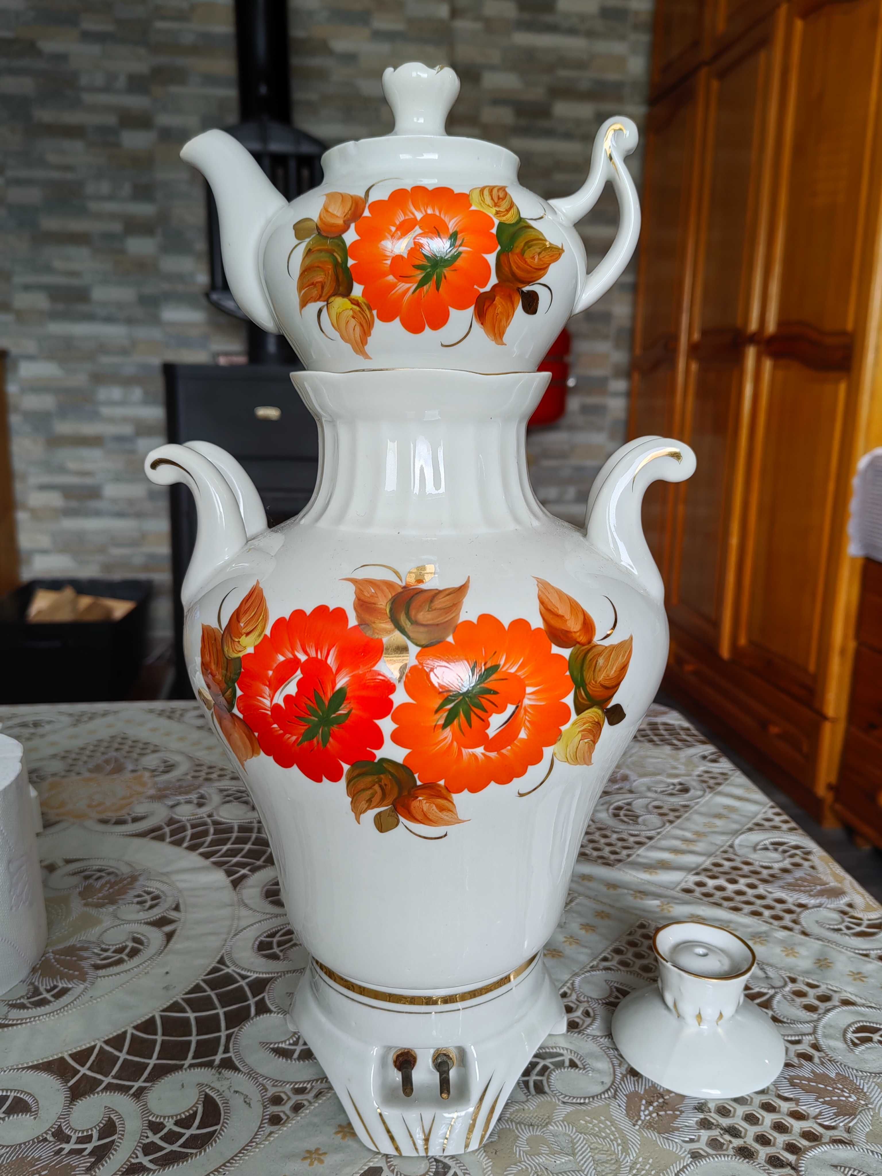 Руски порцеланов самовар.НОВ.