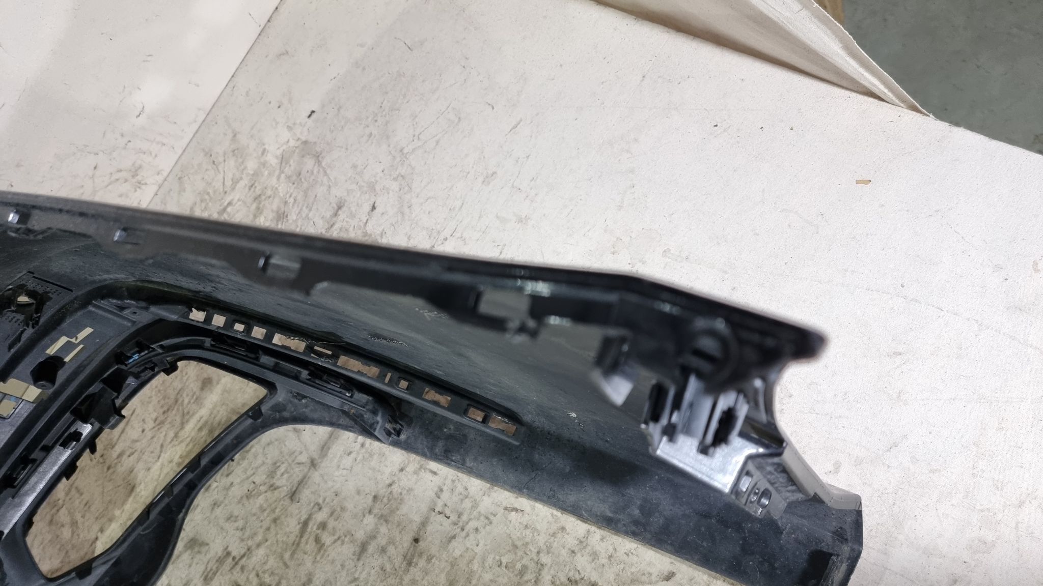 Bara spate Audi A6 C8 S-Line, combi Avant, 2018, 2019, 2020, 2021, 2022, , cod de origine OE 4K9807511C