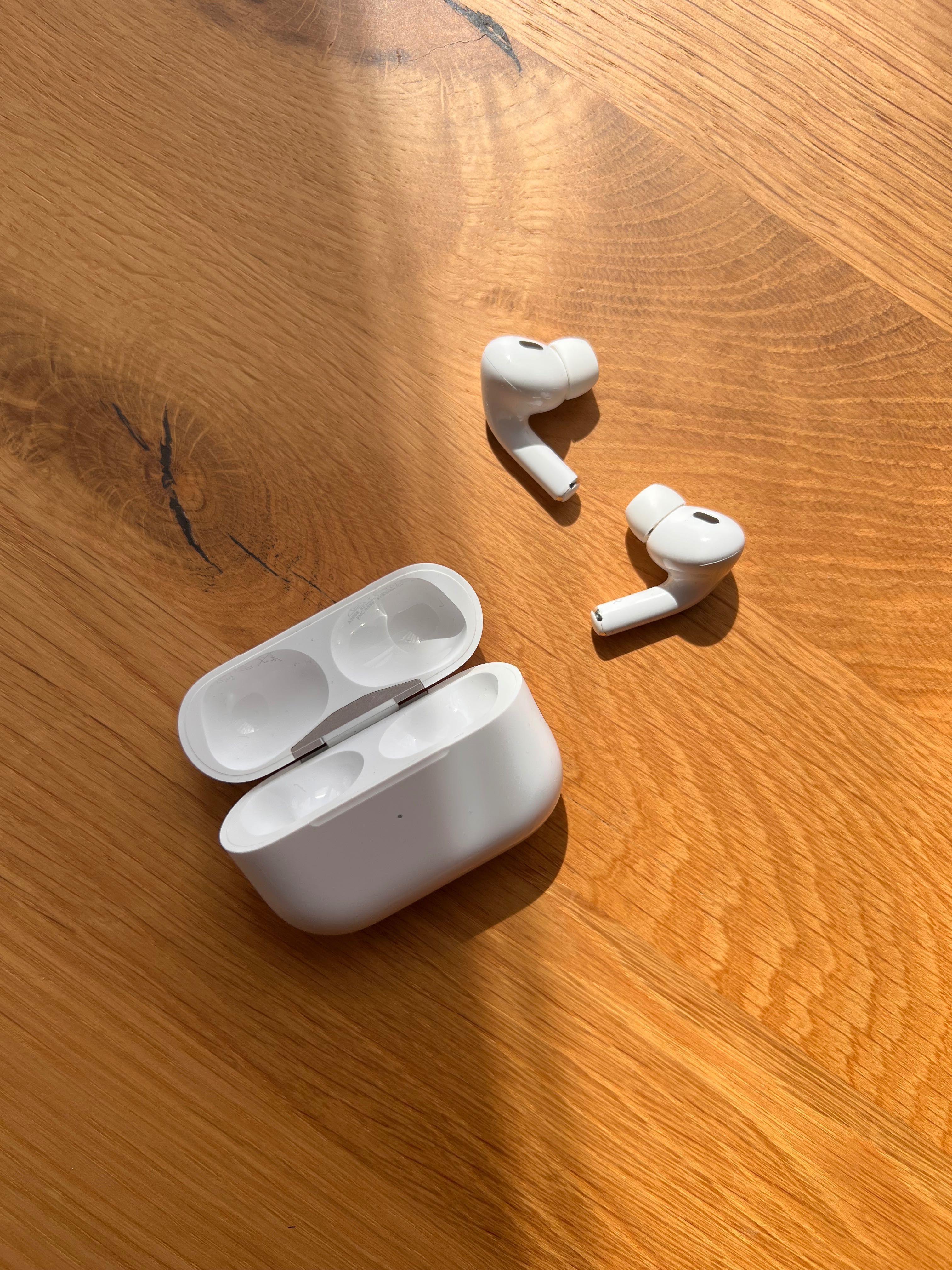 AirPods Pro (2nd Generation) with MagSafe Charging Case (USB-C)