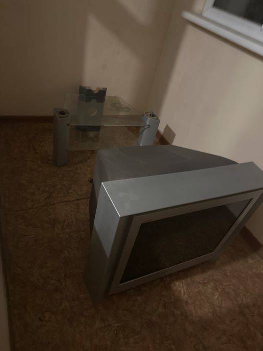 Бесплатно отдам телевизор