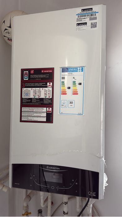 Vând centrala termica Ariston Genius One 35 de 30 kw in condensare