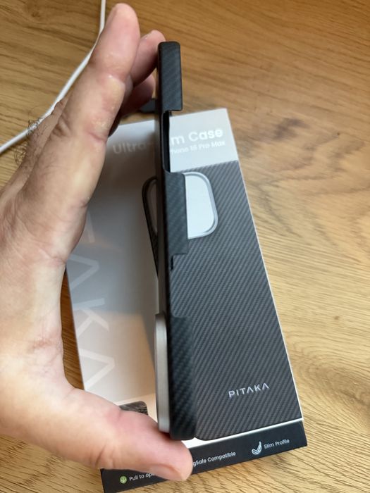 Husa Iphone 16 Pro Max Pitaka,ca noua