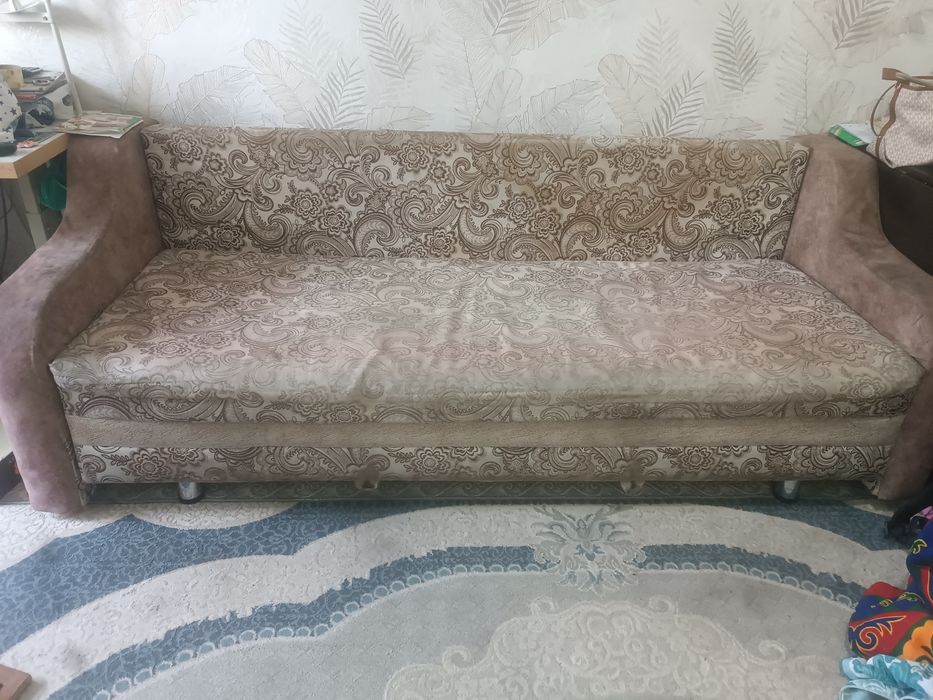 Диван тахта,б/у. Самовывоз Сатпаева 78.тел.г