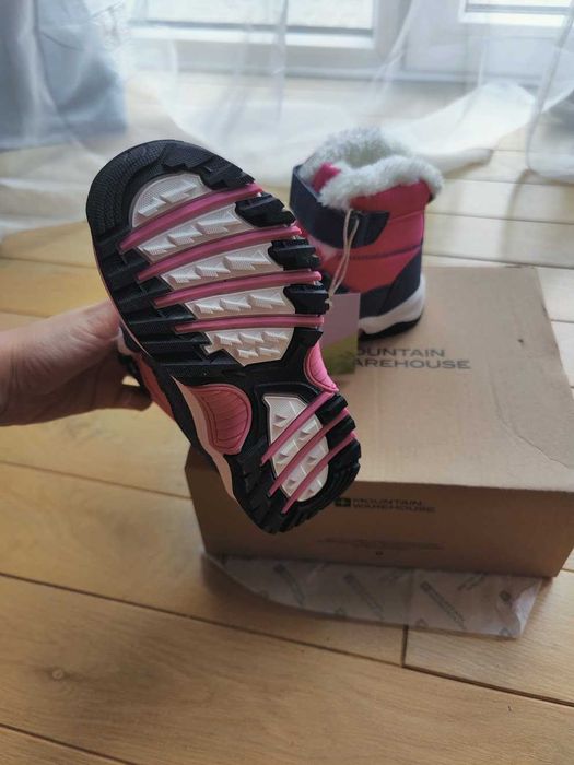 Чисто нови водоустойчиви боти за момиче 25,5