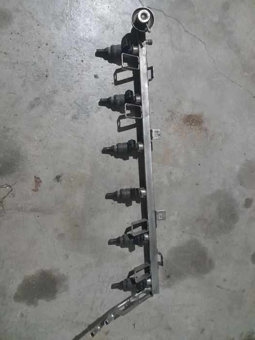 Бензинова рейка за бмв М52В20ТУ