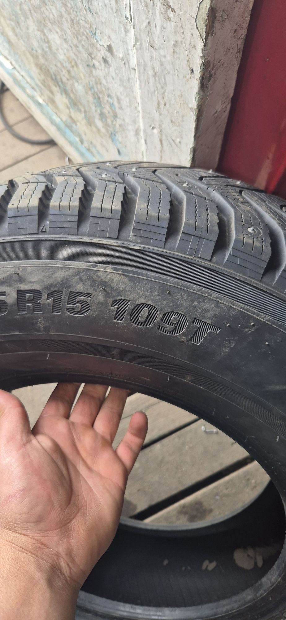Продам резину r 15