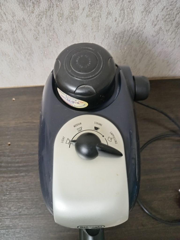 Продам кофеварку DeLonghi