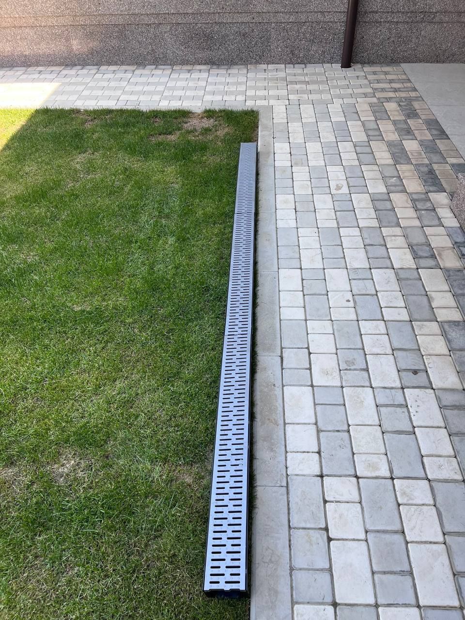 Latok 1m har hil rangli trap
